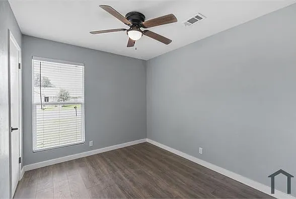 3915 Hillside Dr — Photo 4