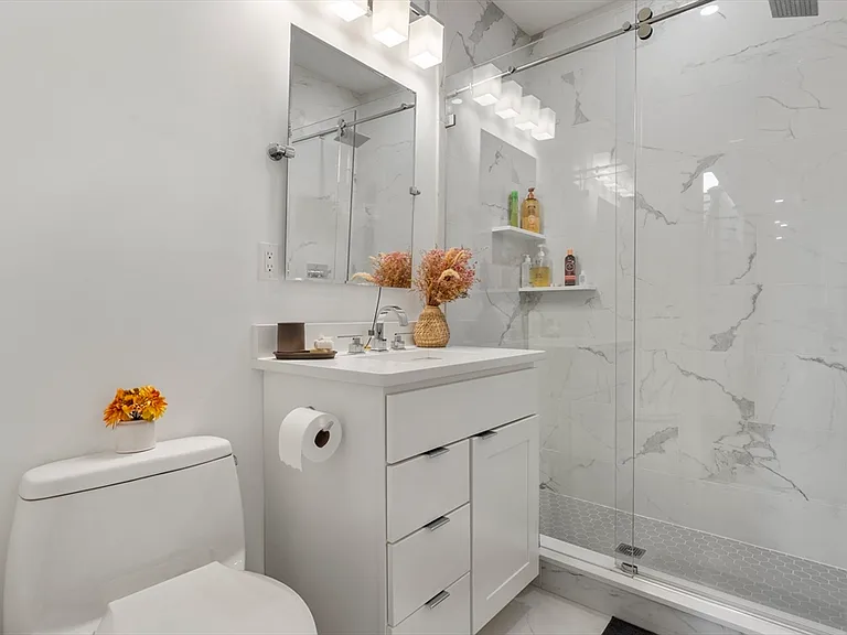 49 Rogers St #7 — Photo 4
