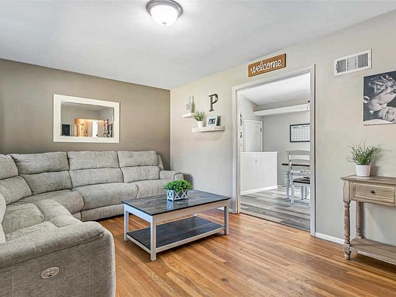 3rd image of 9607 Castanet Ct