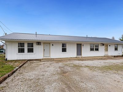 210 W School St, Leesburg, IN, 46538