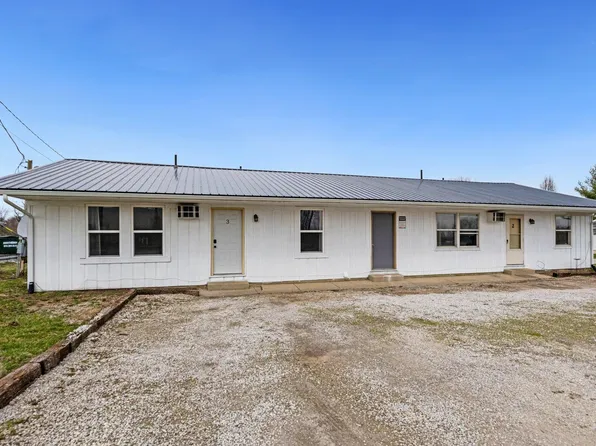 210 W School St, Leesburg, IN 46538