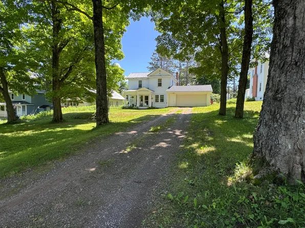11 Newport Hts, Ironwood, MI 49938