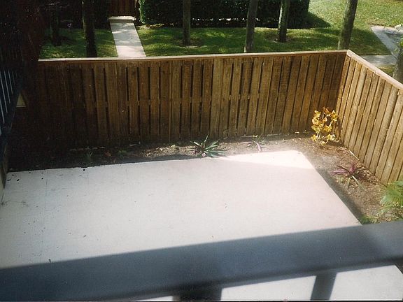 2nd image of 508 Live Oak Ln