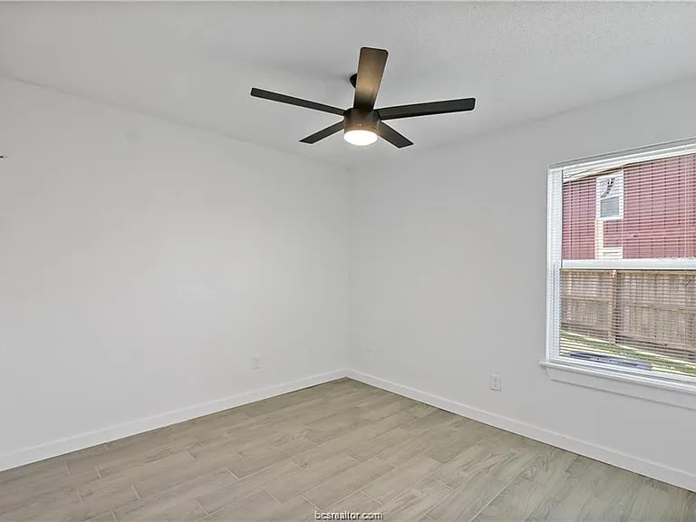 1503 Alpine Cir #B — Photo 11