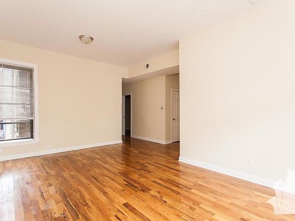 2nd image of 636 W Oakdale Ave