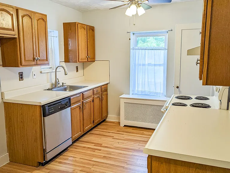 1 Dresden Ct — Photo 10
