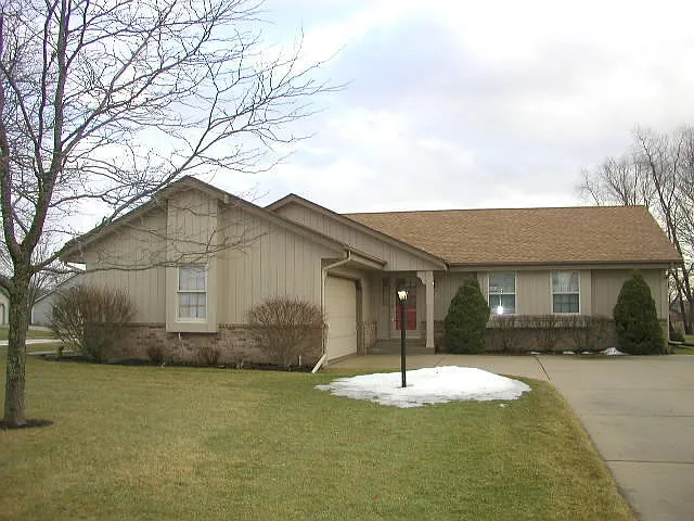 W146N10906 Heritage Pkwy photo 1