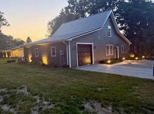 206 Joliet Ave, Houghton Lake, MI 48629