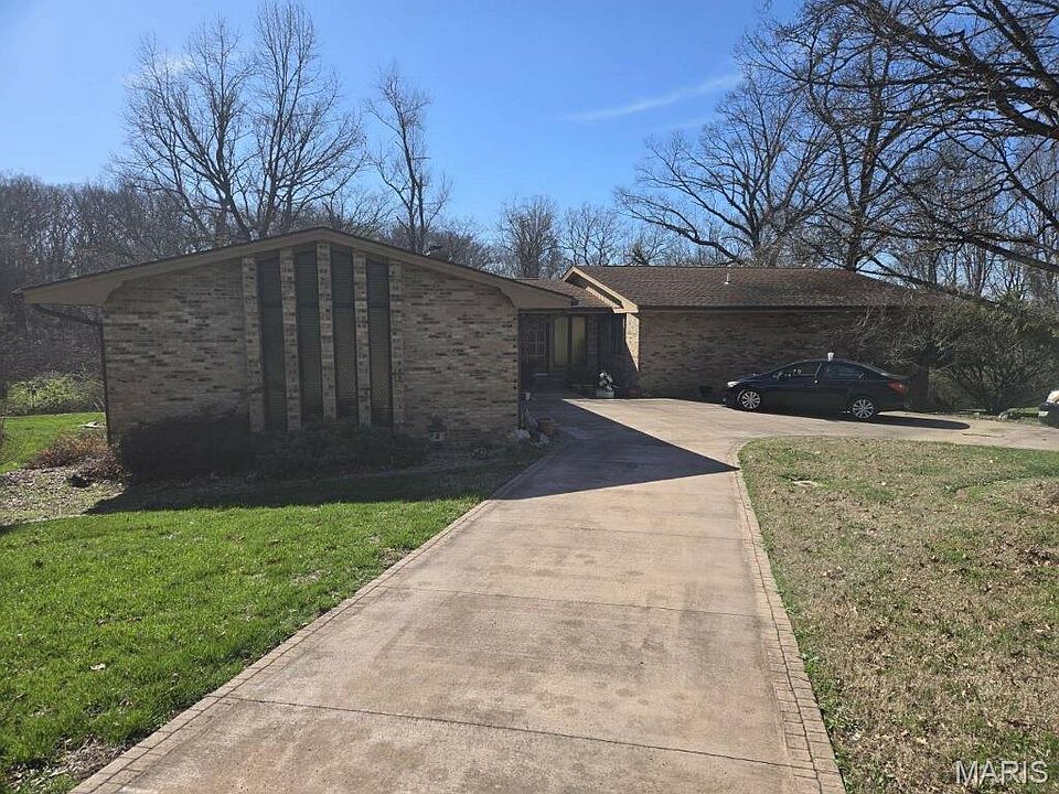 2nd image of 17 Schonhoff Ln