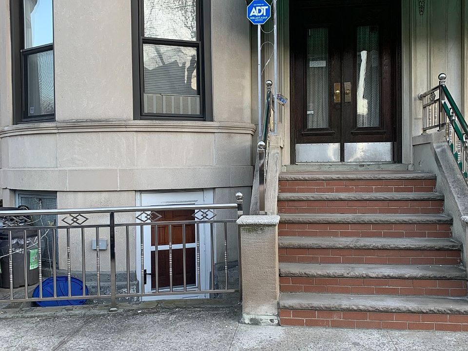 Building Photo 3