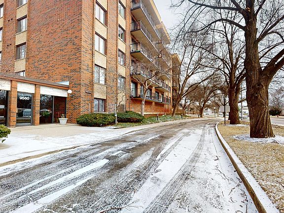 5th image of 9560 Gross Point Rd APT 404B