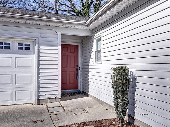 4th image of 6 Whitecedar Ct