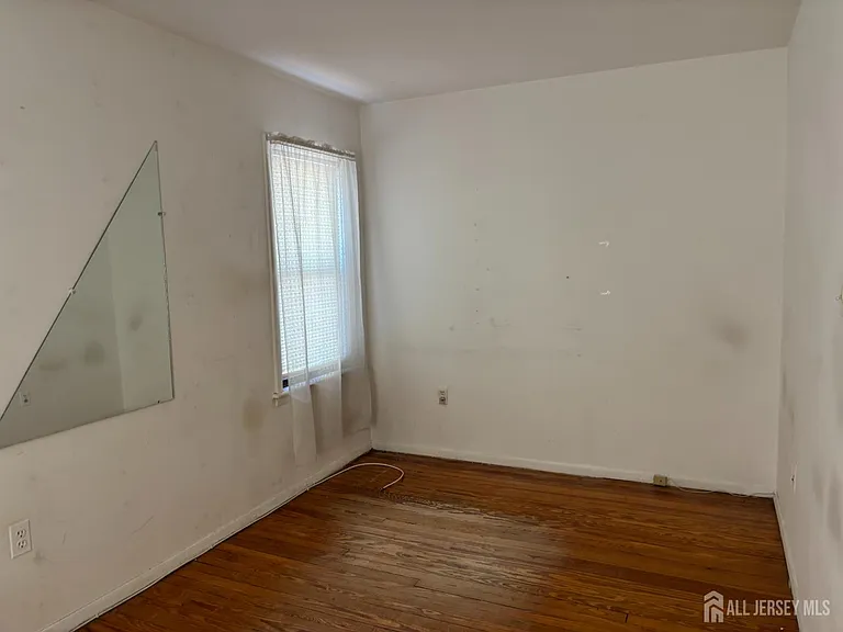 16 Yates Ave #18 — Photo 9