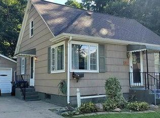 411 Chelsea Ave, Erie, PA 16505