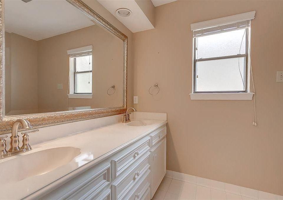 1st image of 7102 Blenheim Palace Ln