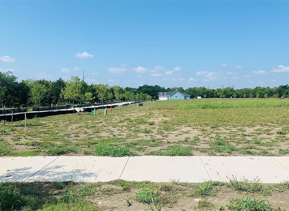 1st image of 1049 Bow St Lot 24