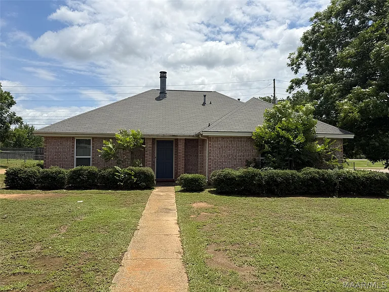 803 Summer Ln — Photo 1