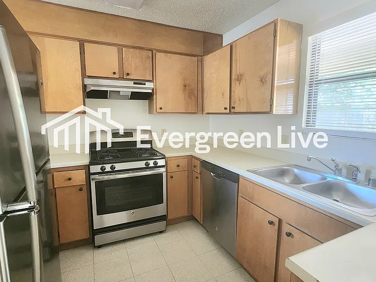 2144 Tesuque Ct — Photo 14