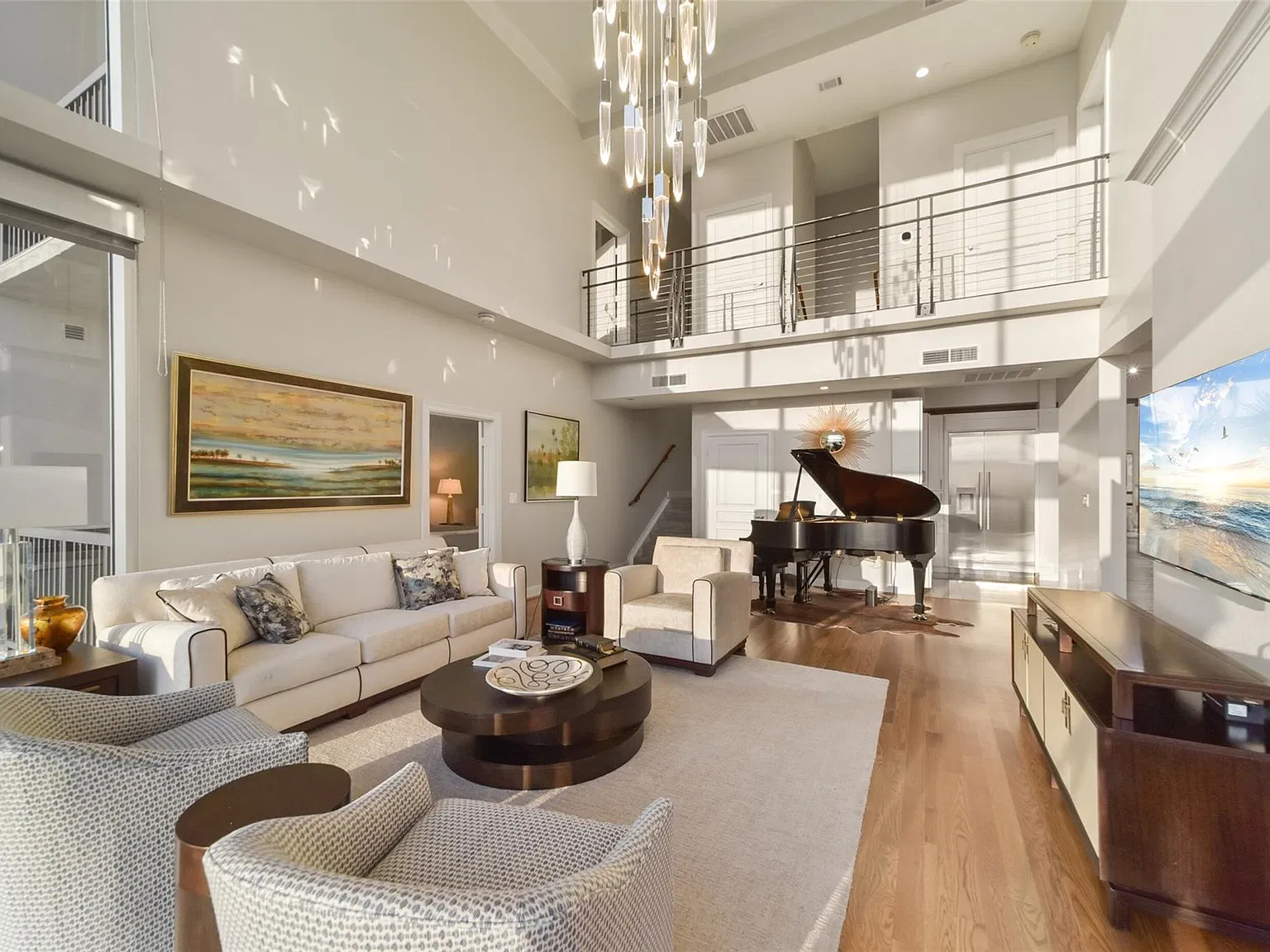 3 bed, 4.5 bath, 3935 sqft, $10,000 — Photo 3