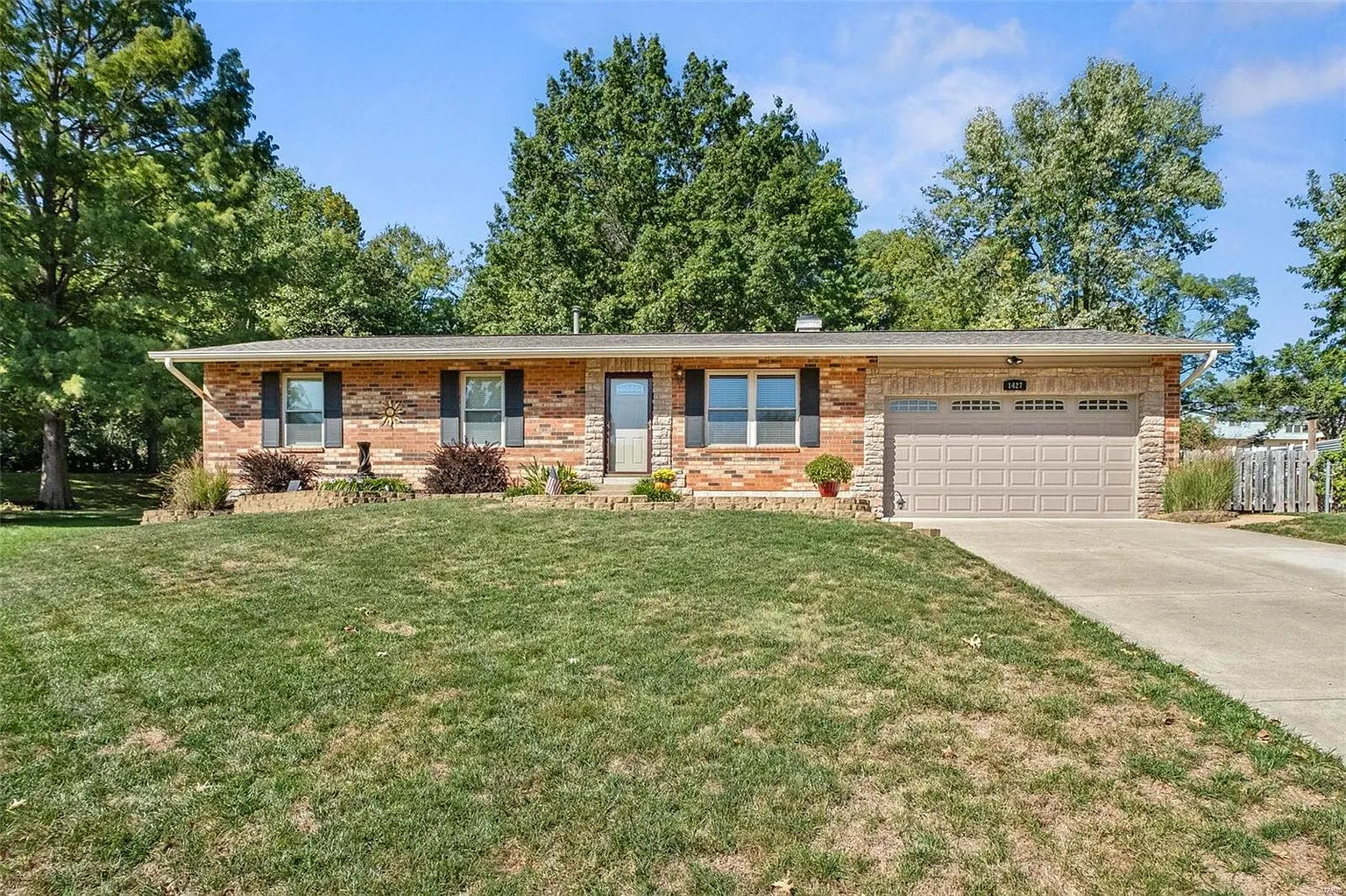 1427 Green Elm Dr photo 1