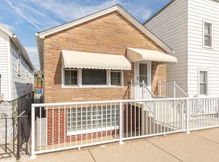 2841 S Quinn St, Chicago, IL 60608