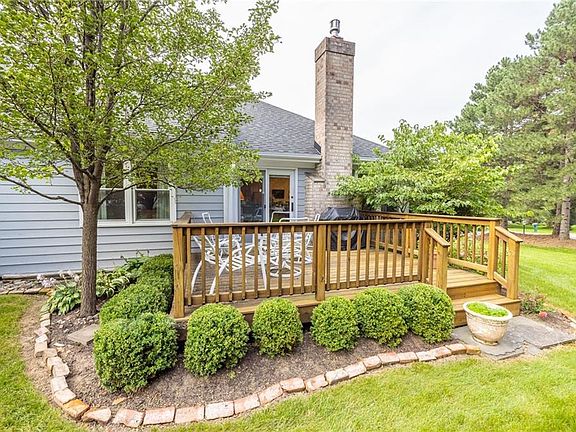 3rd image of 86 Stonington Dr