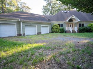 35204 Bluff Dr, Belle Haven, VA 23306