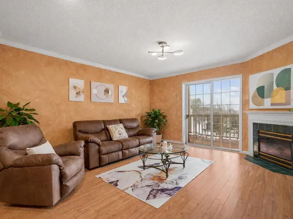 13070 West Bluemound ROAD #209, Elm Grove, WI 53122