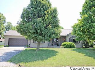 113 E 2nd Rd, Farmersville, IL 62533