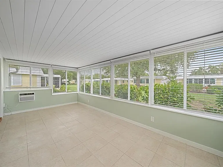 5865 Tidewood Ave #8 — Photo 27