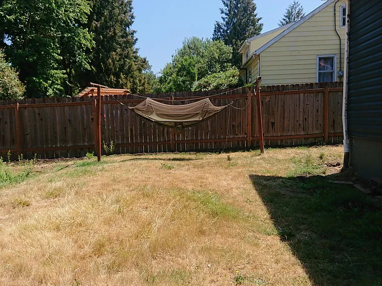 8311 NE Sacramento St — Photo 34