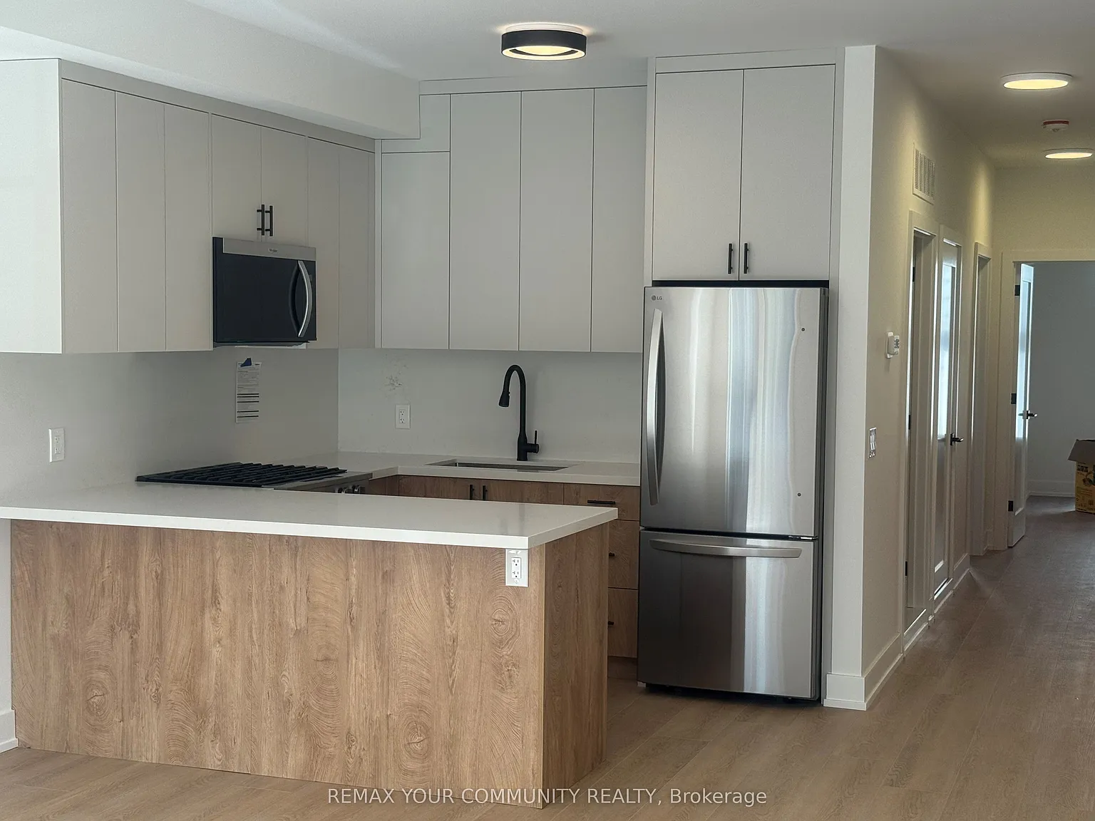 222 Belgravia Ave — Photo 4