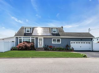 401 Beechmont Ave, Lindenhurst, NY 11757
