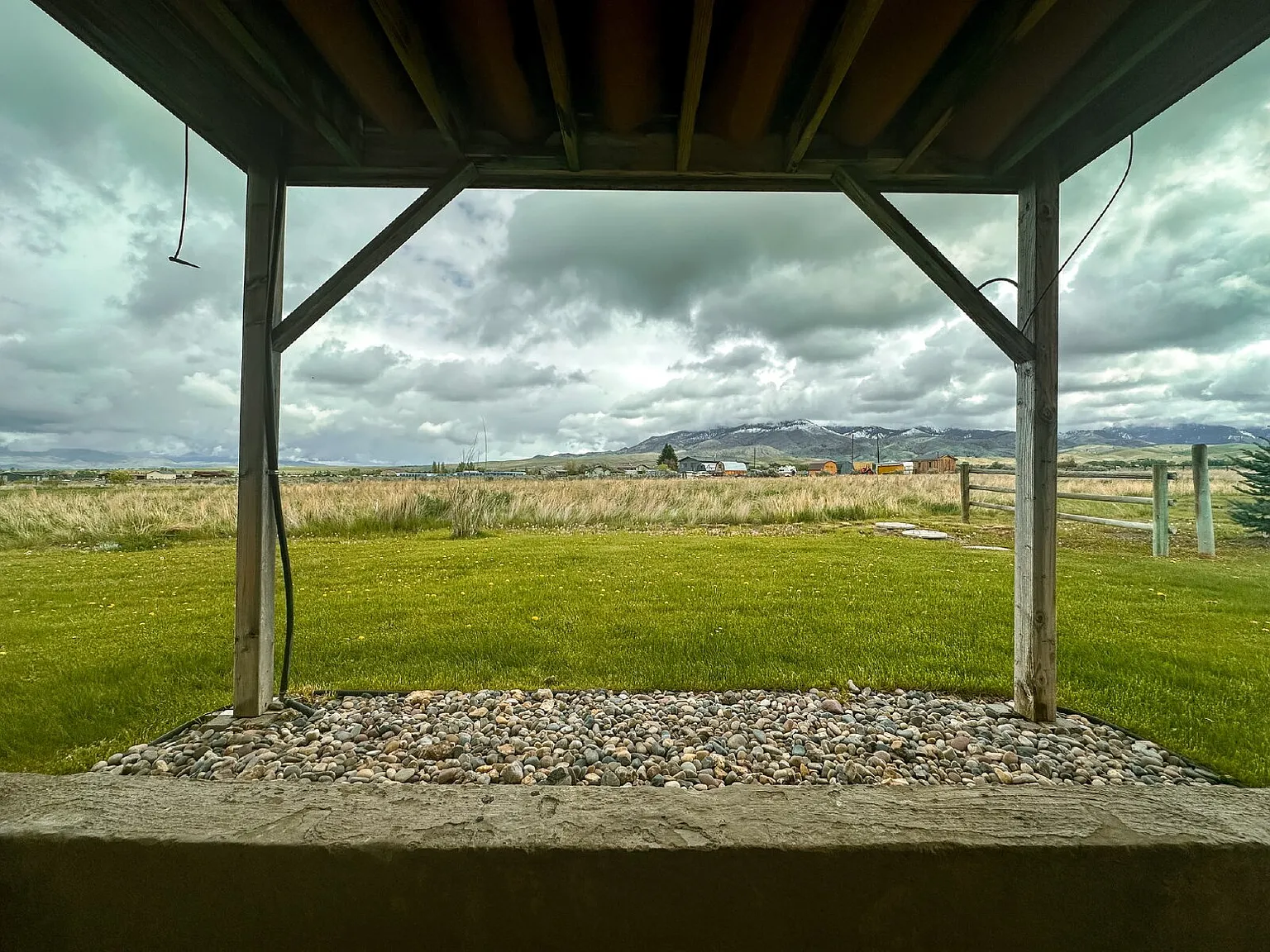 3 bed, 1.0 bath, $1,400 — Photo 2