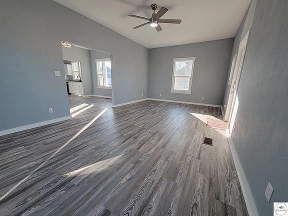 3rd image of 523 W 3rd St