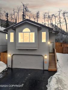 8921 Birch Park Cir, Eagle River, AK, 99577