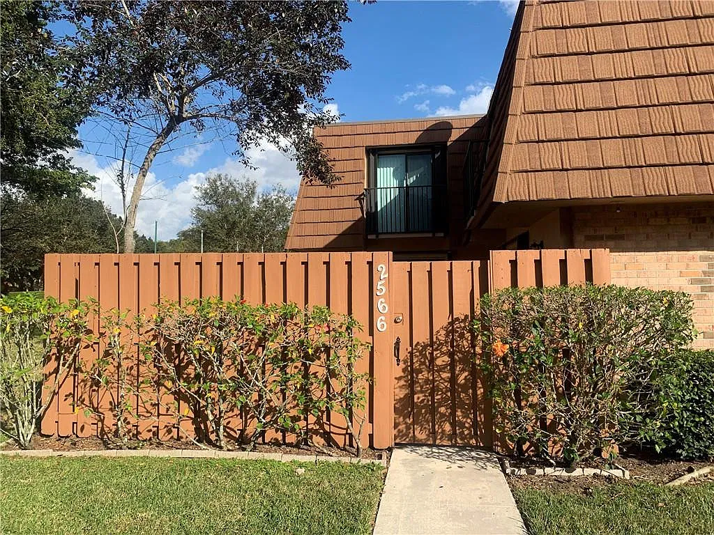 2 bed, 2.5 bath, 1264 sqft, $2,750 — Photo 1