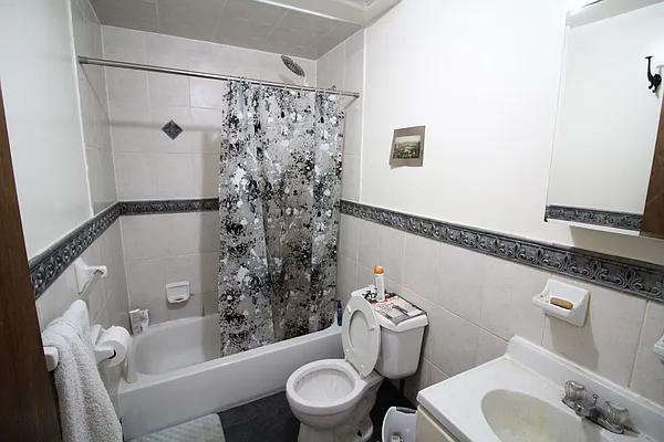 Rented by Nooklyn NYC LLC | media 8