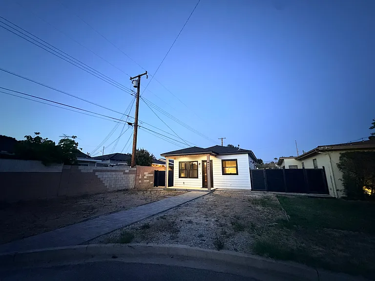 993 N Laurel Dr — Photo 5