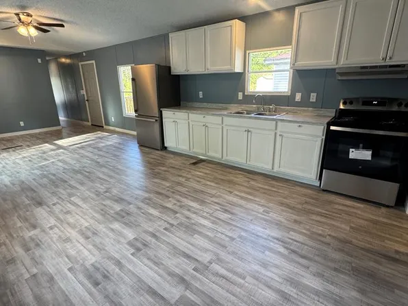 1417 Bay Dr, Dalton, GA 30721