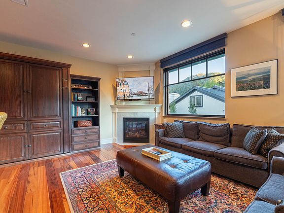 5th image of 111 S 1st Ave #25