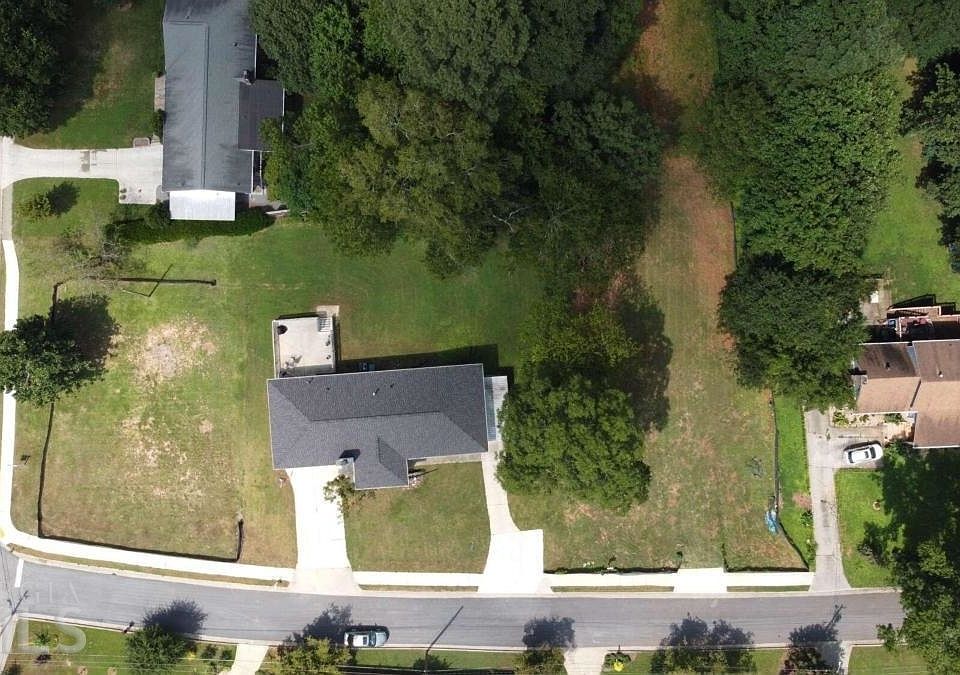 1st image of 568 N Thomas Ln SE