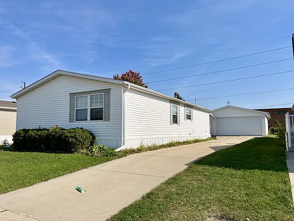2nd image of 912 S 11th St