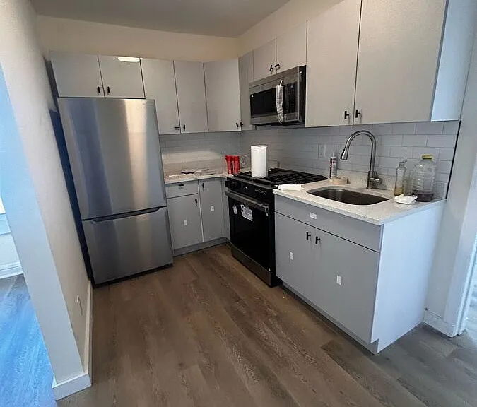 180 Ashburton Ave — Photo 1