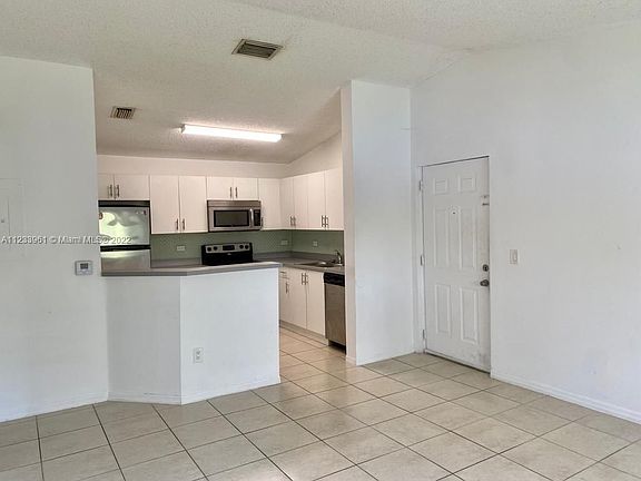 3rd image of 3630 N 56th Ave APT 322