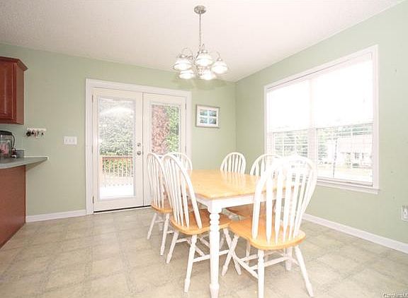 5th image of 302 High Hills Ct