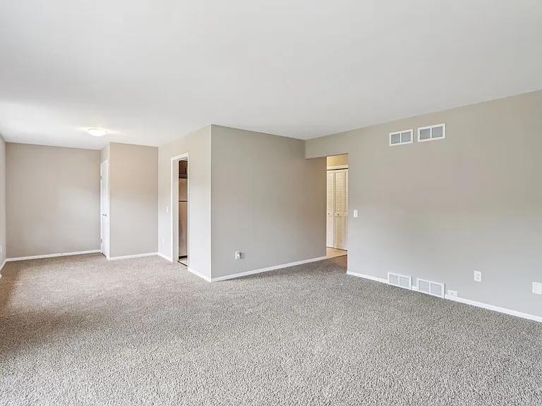 Woodland Reserve Apartments — Photo 35