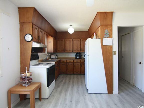 3rd image of 192 Circlebrooke Dr
