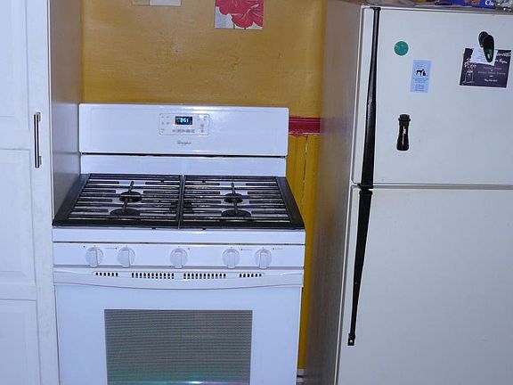 Natural gas stove
