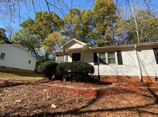 16 Shore Dr, Greenville, SC 29611